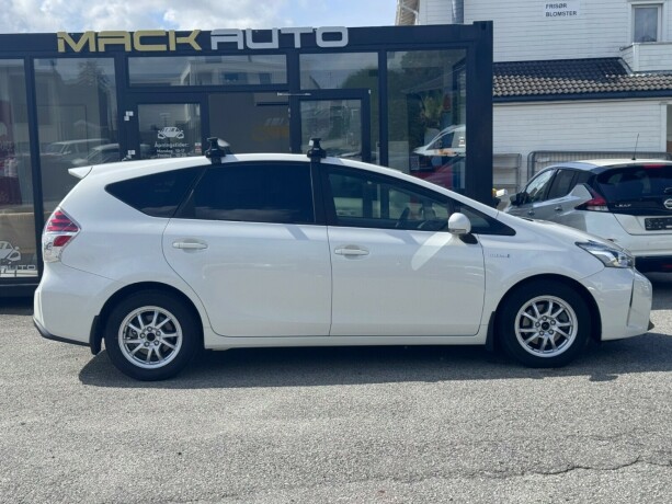 toyota-prius-seven-elektrisitetbensin-2018-big-2
