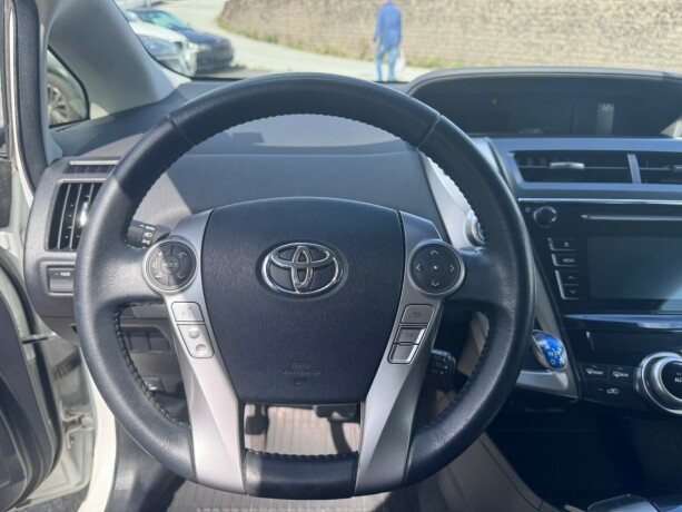 toyota-prius-seven-elektrisitetbensin-2018-big-18