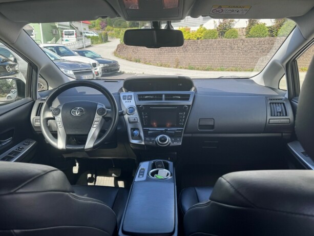 toyota-prius-seven-elektrisitetbensin-2018-big-9