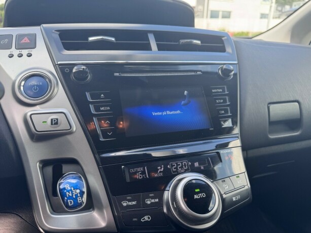 toyota-prius-seven-elektrisitetbensin-2018-big-23