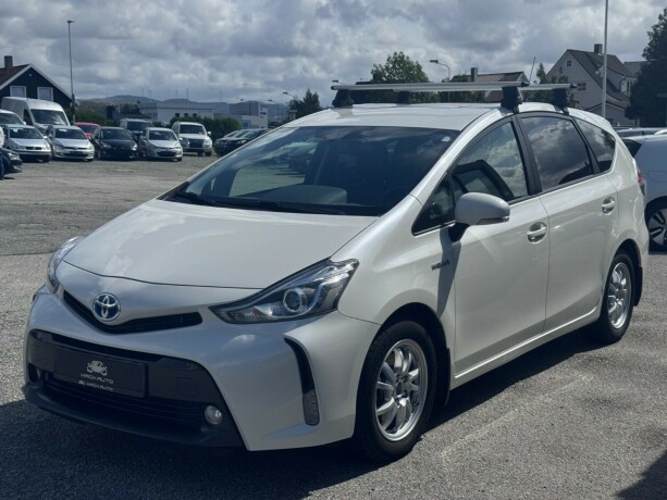toyota-prius-seven-elektrisitetbensin-2018-big-3