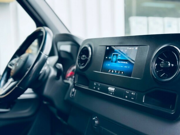 mercedes-benz-sprinter-diesel-2019-big-24