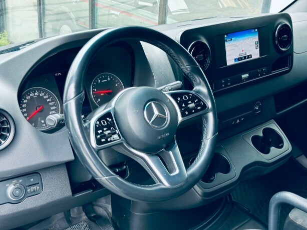 mercedes-benz-sprinter-diesel-2019-big-10