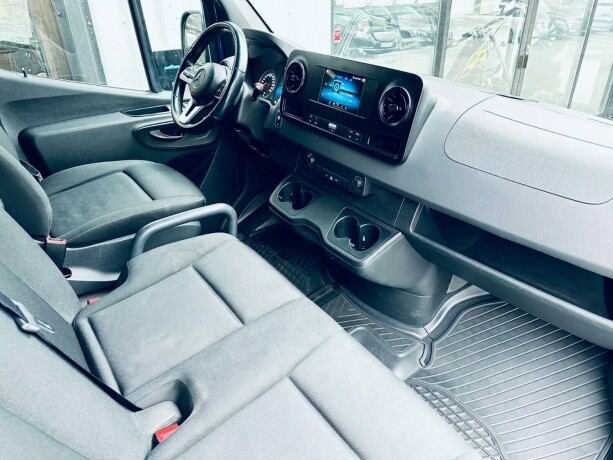 mercedes-benz-sprinter-diesel-2019-big-21