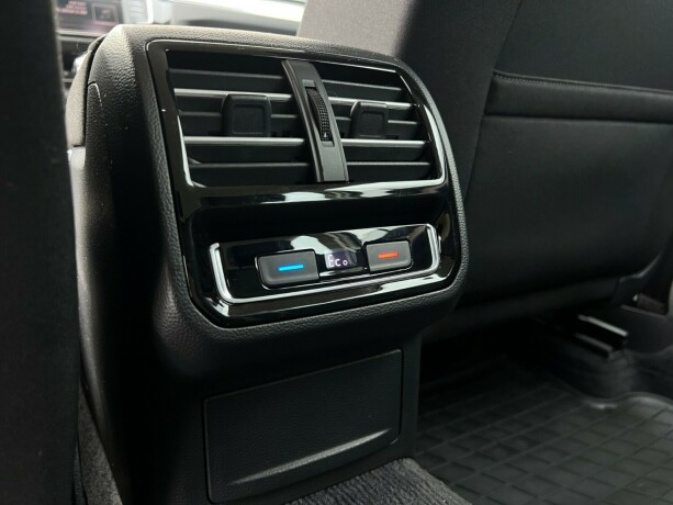 volkswagen-passat-elektrisitetbensin-2016-big-27