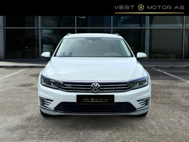 volkswagen-passat-elektrisitetbensin-2016-big-1