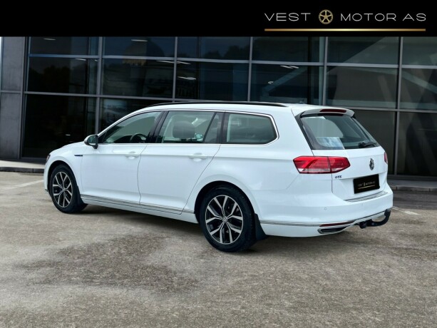 volkswagen-passat-elektrisitetbensin-2016-big-4