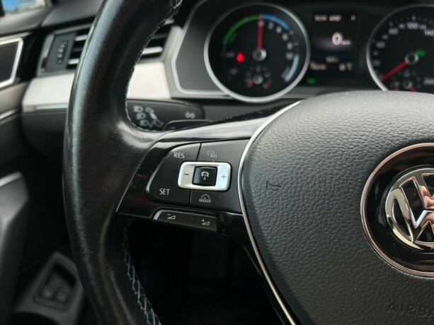 volkswagen-passat-elektrisitetbensin-2016-big-17
