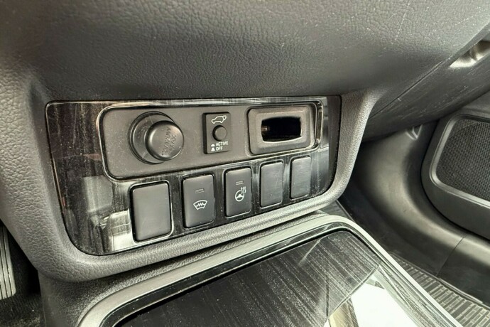 mitsubishi-outlander-elektrisitetbensin-2016-big-25