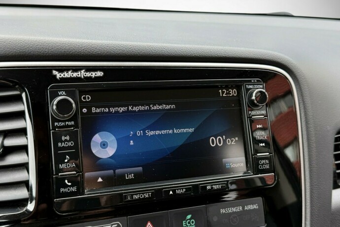 mitsubishi-outlander-elektrisitetbensin-2016-big-31