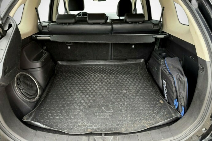 mitsubishi-outlander-elektrisitetbensin-2016-big-43