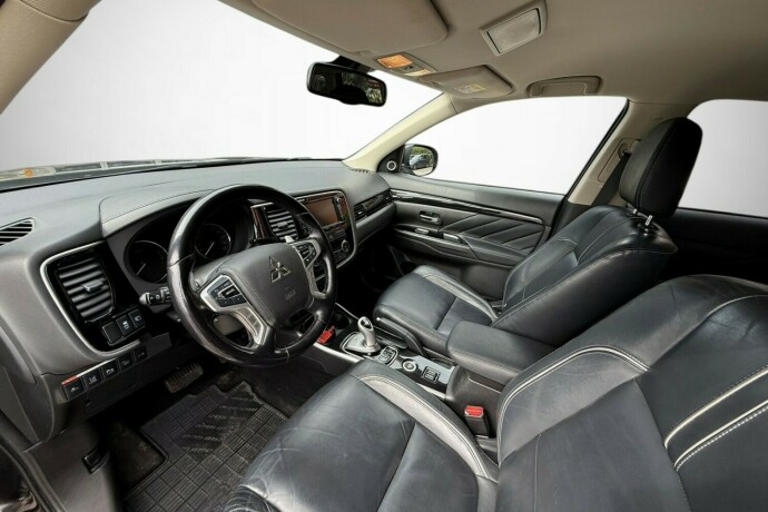 mitsubishi-outlander-elektrisitetbensin-2016-big-16