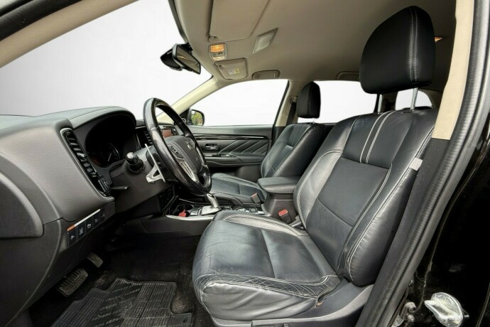 mitsubishi-outlander-elektrisitetbensin-2016-big-15