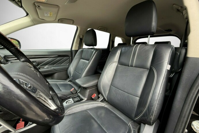 mitsubishi-outlander-elektrisitetbensin-2016-big-17