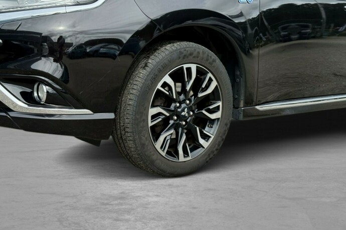mitsubishi-outlander-elektrisitetbensin-2016-big-6