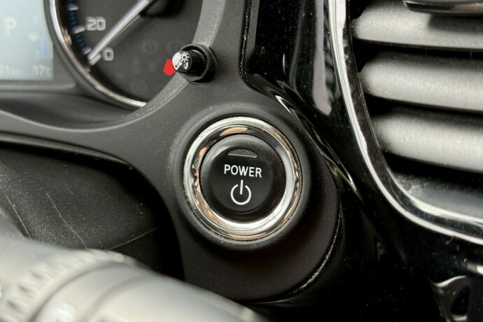 mitsubishi-outlander-elektrisitetbensin-2016-big-35