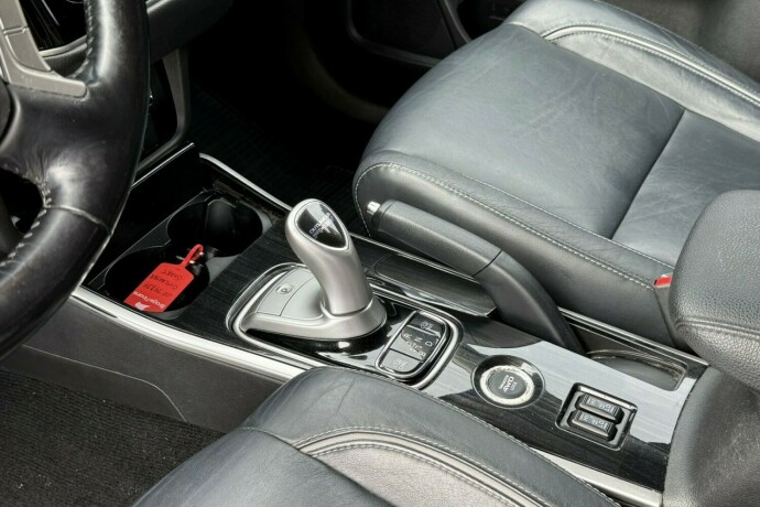 mitsubishi-outlander-elektrisitetbensin-2016-big-22