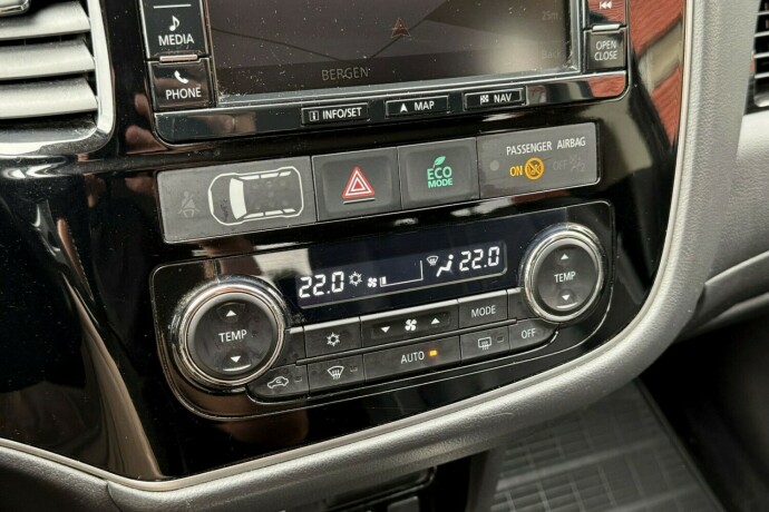 mitsubishi-outlander-elektrisitetbensin-2016-big-27