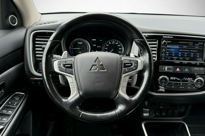 mitsubishi-outlander-elektrisitetbensin-2016-big-40