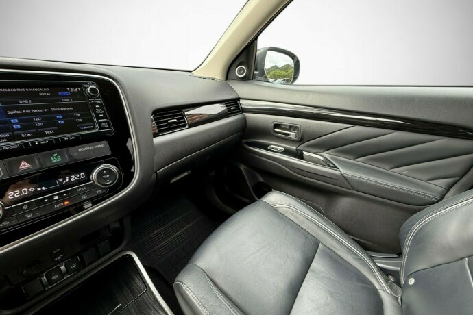 mitsubishi-outlander-elektrisitetbensin-2016-big-39