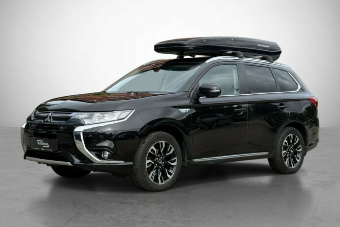 mitsubishi-outlander-elektrisitetbensin-2016-big-0