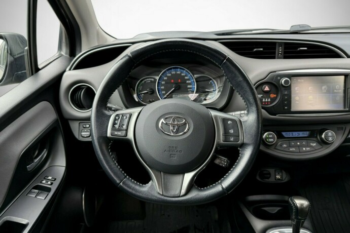 toyota-yaris-elektrisitetbensin-2017-big-32