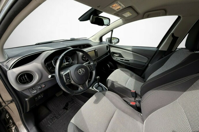 toyota-yaris-elektrisitetbensin-2017-big-13