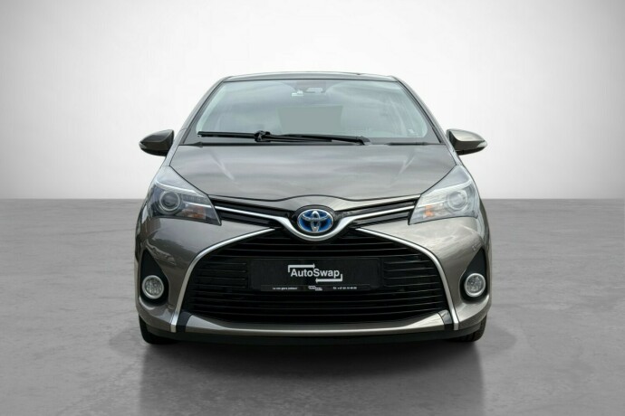 toyota-yaris-elektrisitetbensin-2017-big-2