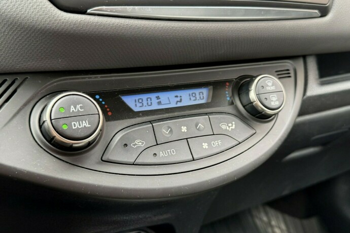 toyota-yaris-elektrisitetbensin-2017-big-21
