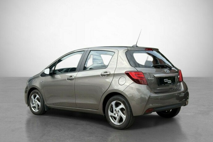 toyota-yaris-elektrisitetbensin-2017-big-8