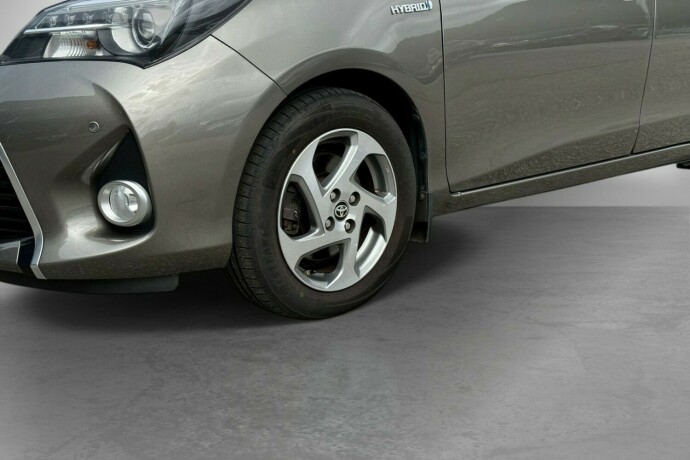toyota-yaris-elektrisitetbensin-2017-big-6