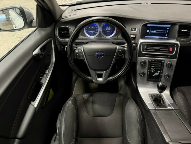 volvo-s60-diesel-2011-big-12