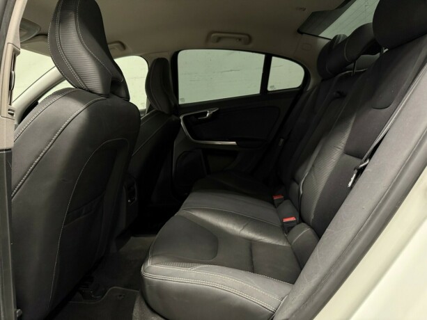 volvo-s60-diesel-2011-big-15