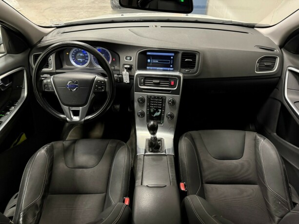 volvo-s60-diesel-2011-big-11