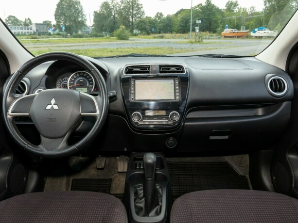 mitsubishi-space-star-bensin-2013-big-27