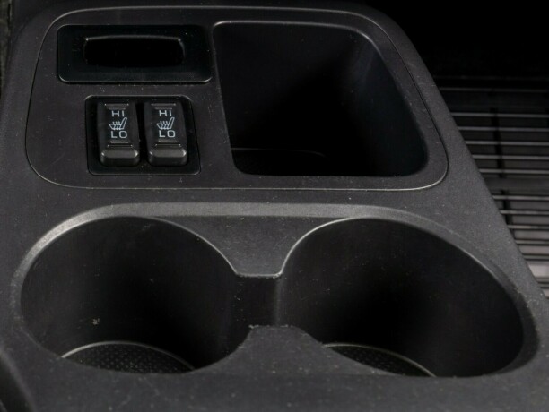 mitsubishi-space-star-bensin-2013-big-37