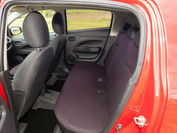 mitsubishi-space-star-bensin-2013-big-14