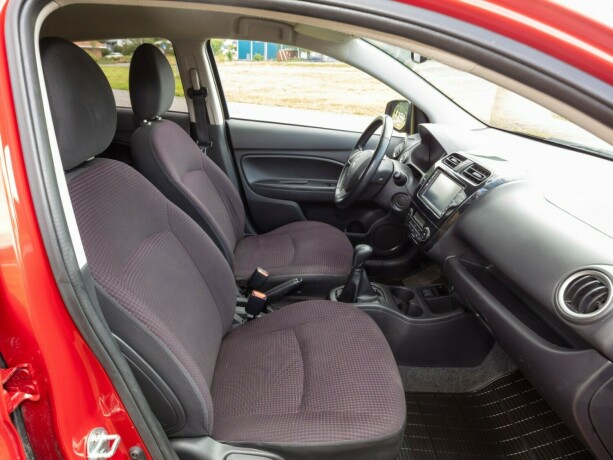 mitsubishi-space-star-bensin-2013-big-17