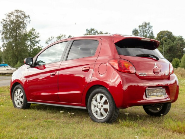 mitsubishi-space-star-bensin-2013-big-3