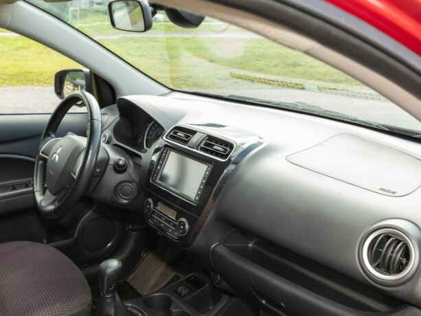 mitsubishi-space-star-bensin-2013-big-19