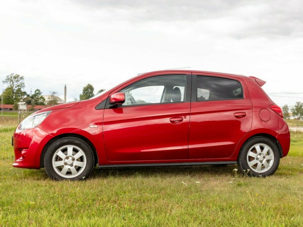 mitsubishi-space-star-bensin-2013-big-2