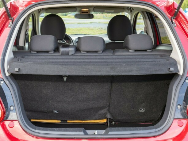 mitsubishi-space-star-bensin-2013-big-24