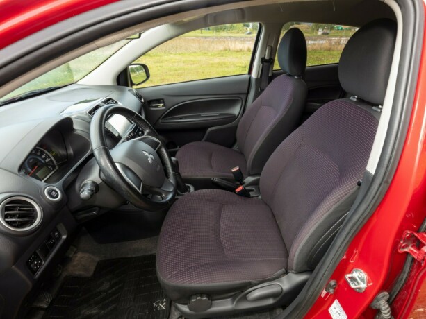 mitsubishi-space-star-bensin-2013-big-9