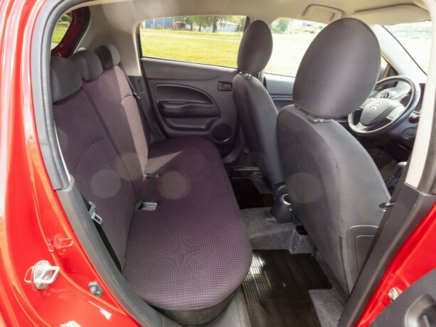 mitsubishi-space-star-bensin-2013-big-21