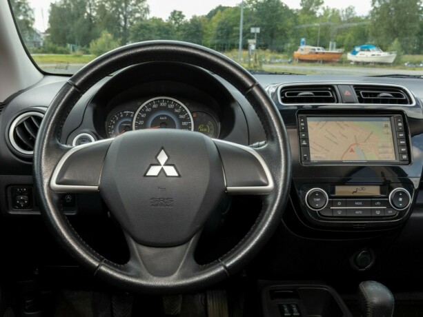 mitsubishi-space-star-bensin-2013-big-28