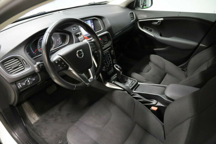 volvo-v40-cross-country-bensin-2018-big-5