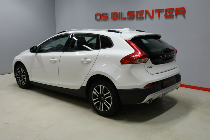 volvo-v40-cross-country-bensin-2018-big-3