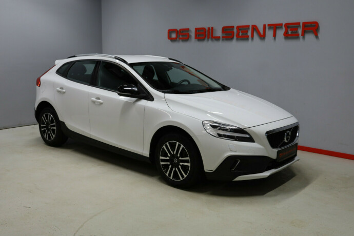 volvo-v40-cross-country-bensin-2018-big-0