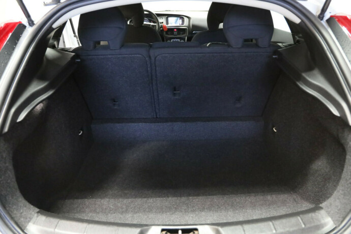 volvo-v40-cross-country-bensin-2018-big-12