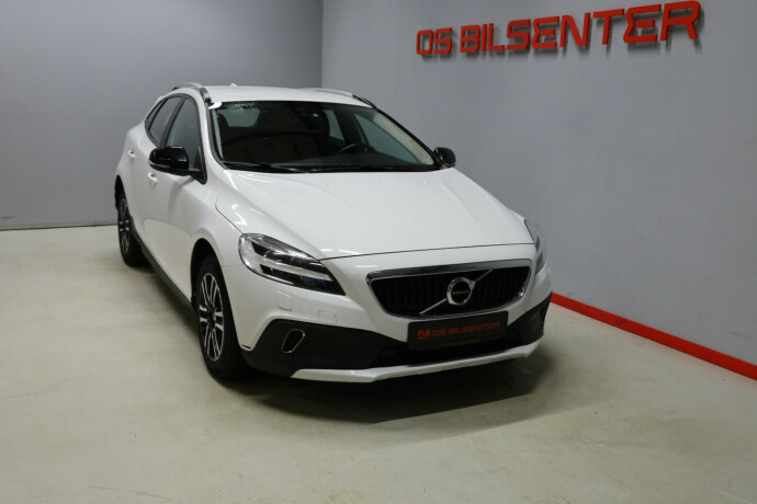 volvo-v40-cross-country-bensin-2018-big-1